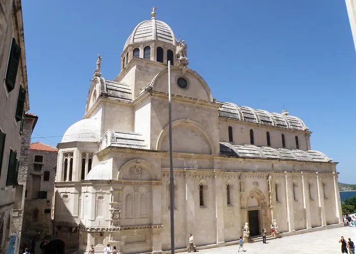 In Near The Sea * Dolac